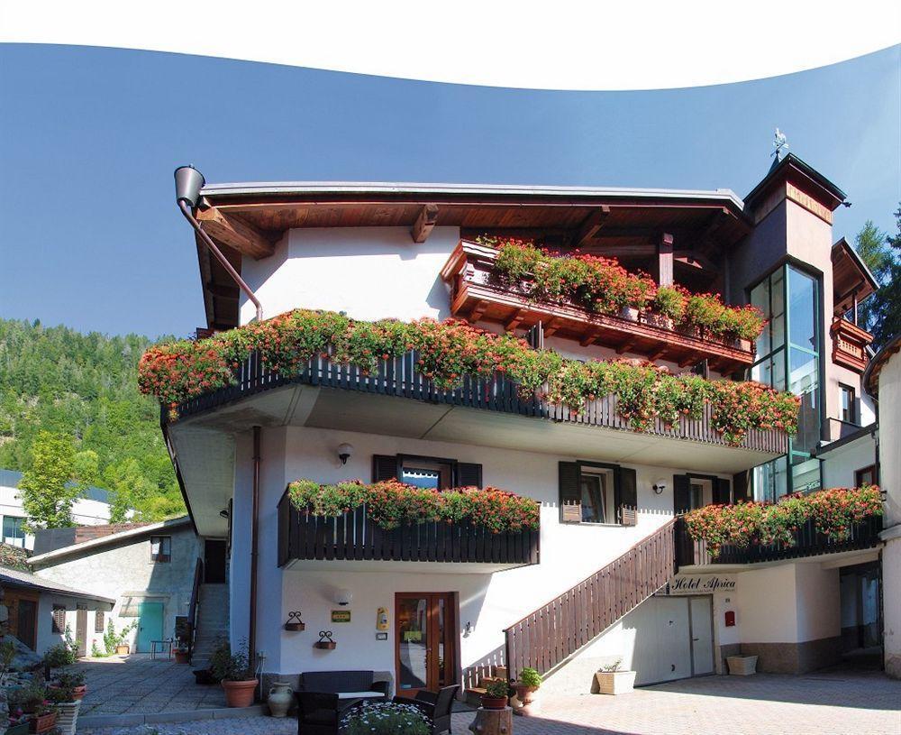 Albergo Aprica Garni מראה חיצוני תמונה