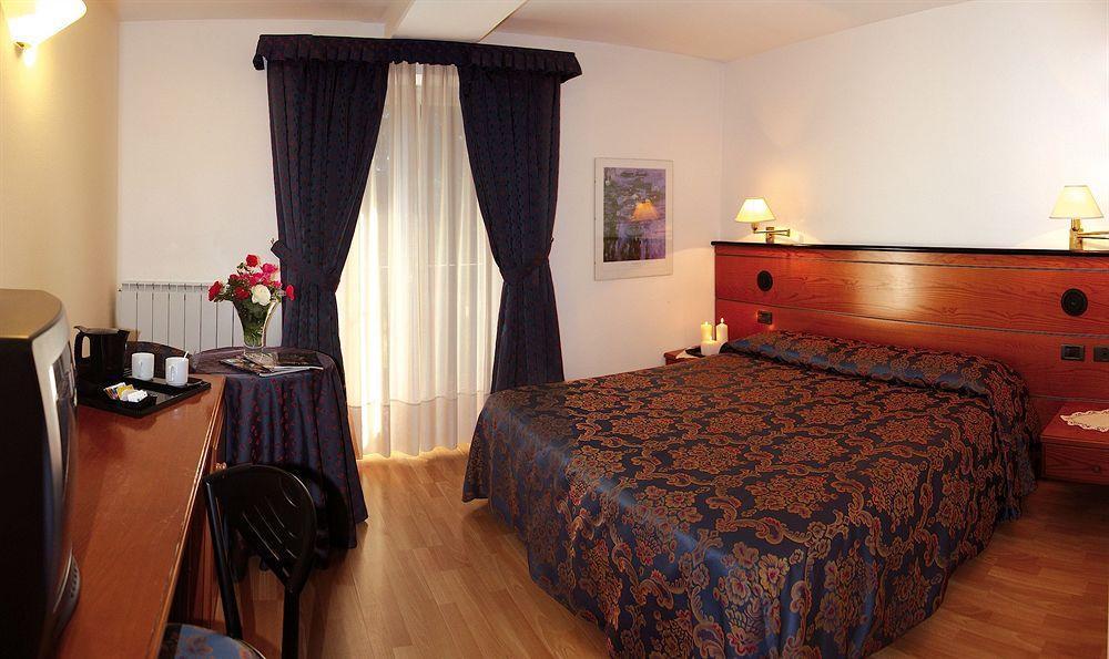 Albergo Aprica Garni מראה חיצוני תמונה